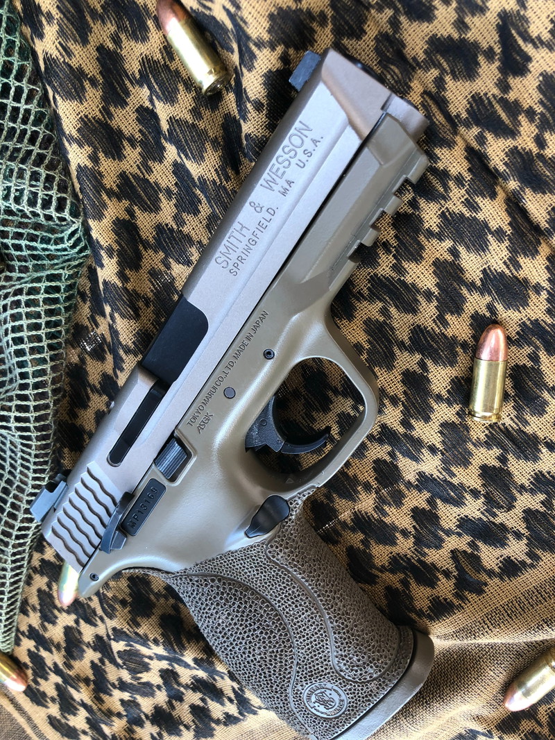 Imagen 1 de Tokyo Marui M&P9 + 3 magazines (available 20-26th)