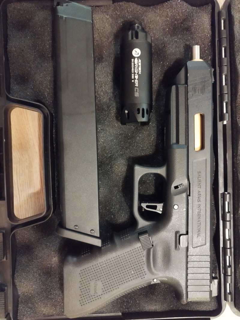 Image 1 for Volledig geupgrade glock 17
