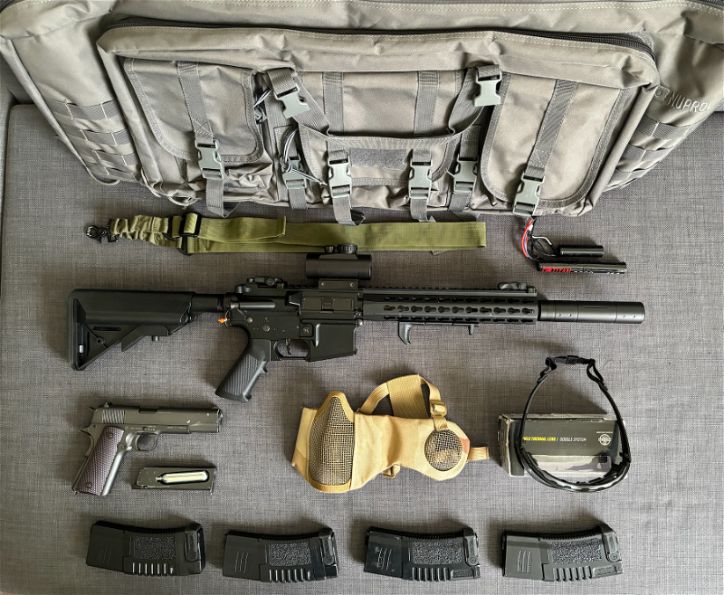 Image 1 pour Airsoft set - M4 fully upgraded - M1911 - Gear en meer...