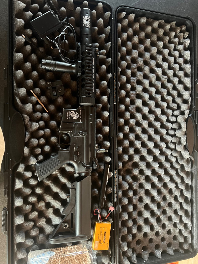 Afbeelding 1 van M4 carbine NO LOADER + case