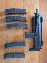 Image pour Tokyio Marui MP7 prijs onderhandelbaar.