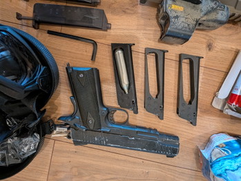 Image 4 for PACK AIRSOFT COMPLET  :  2 M4 (AEG) + 1911 CO₂ + équipement complet