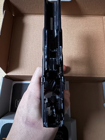 Image 5 for Umarex Glock 17 Gen5 | Custom paint job | magazijn defect/lek