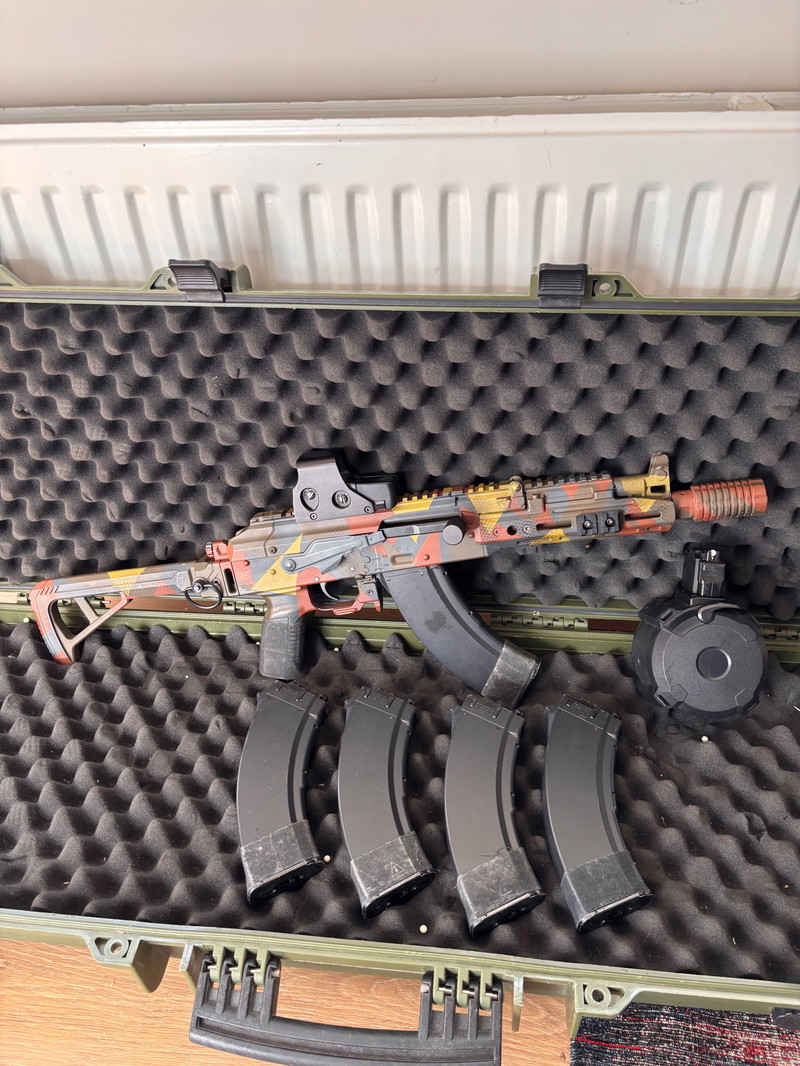 Afbeelding 1 van Tokyo Marui AKX + 5 mags + GK Tactical drum