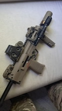 Imagen para TOKYO MARUI MP7 TAN
