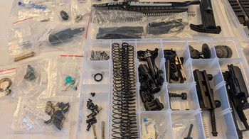 Image 3 for Lot1: spare parts, motors, grips, triggers, valves, ...