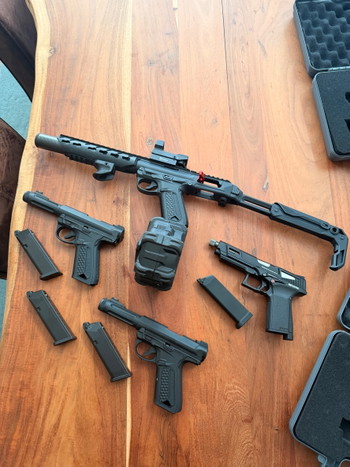 Image 2 for Airsoft replicas + accessories