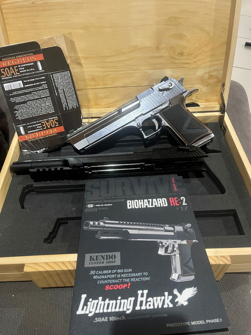 Image 1 for Lightning Hawk biohazard RE:2