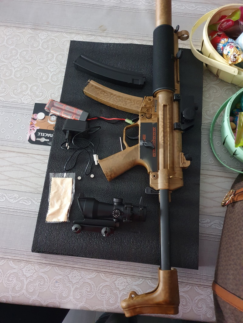Image 1 pour cyma full metal mp5