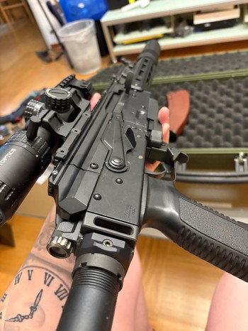 Afbeelding 2 van Tokyo Marui AKX GBB with tuning + original magazine (for sale)