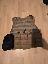 Afbeelding van Plate carrier + pouches + andere carrier + pistol holster + extra