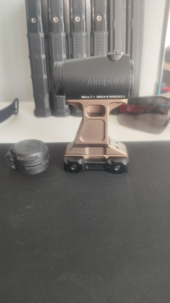 Image 2 for T-1 red dot with raiser