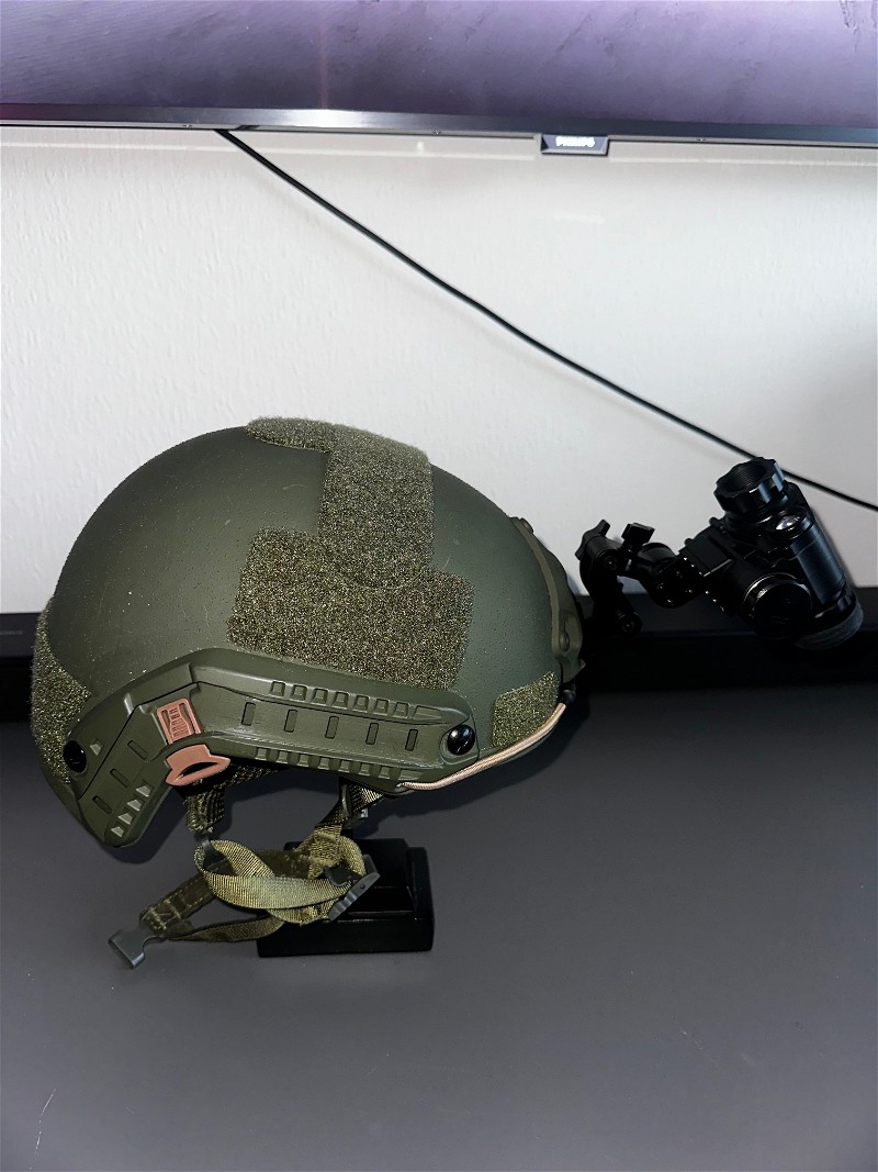 Image 1 for FAST Kevlar Aramide helm ranger green