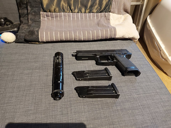 Afbeelding 2 van Tokyo marui MK23 + Secutor velitas shotgun