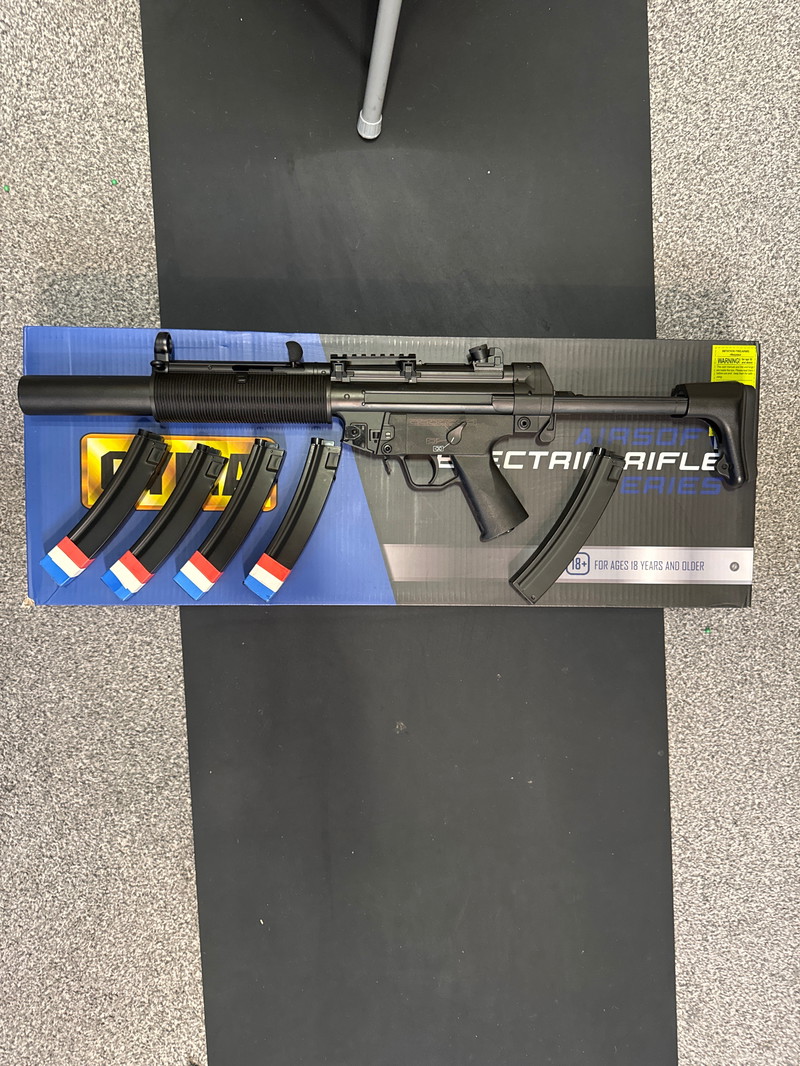 Bild 1 für Cyma MP5 met extra mags en rail voor optics