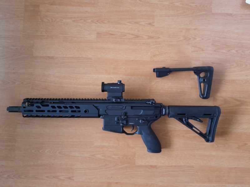 Imagen 1 de Sig Sauer MCX Virtus AEG + M4 stock & Romeo 05 reddot