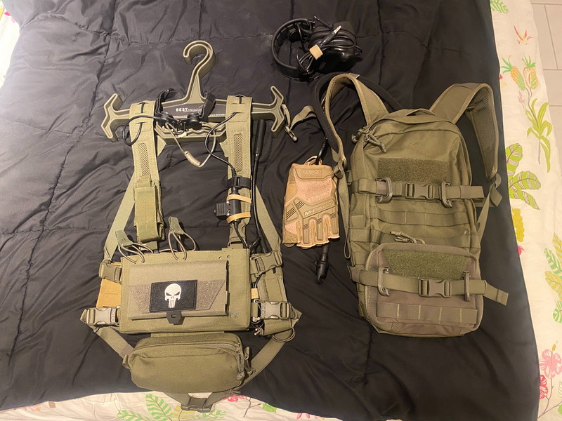 Bild 1 für Full Set Ghillie Suit + chest rig+backpack +full set radio set 500 euro