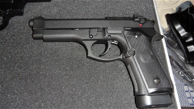 Image for te koop een ravolver met holster co2 en een pistool ook co2