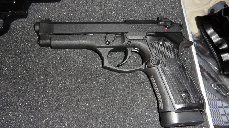 Image 1 pour te koop een ravolver met holster co2 en een pistool ook co2