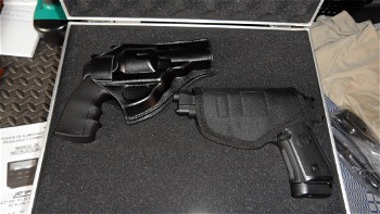 Afbeelding 4 van te koop een ravolver met holster co2 en een pistool ook co2