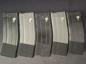 Bild für 4x VFC V3 STANAG magazines en 1x V2 STANAG magazine