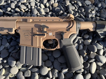 Afbeelding 2 van Angry Gun TM MWS DEVGRU GFR RECCE GBBR Hard Kick version met 2 magazijnen