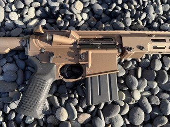 Afbeelding 5 van Angry Gun TM MWS DEVGRU GFR RECCE GBBR Hard Kick version met 2 magazijnen