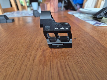 Afbeelding 2 van Red Dot Vector Optics Frenzy met Riser