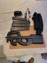 Image for P90 4mags +pouche voor 2mags 2batterijen +oplader