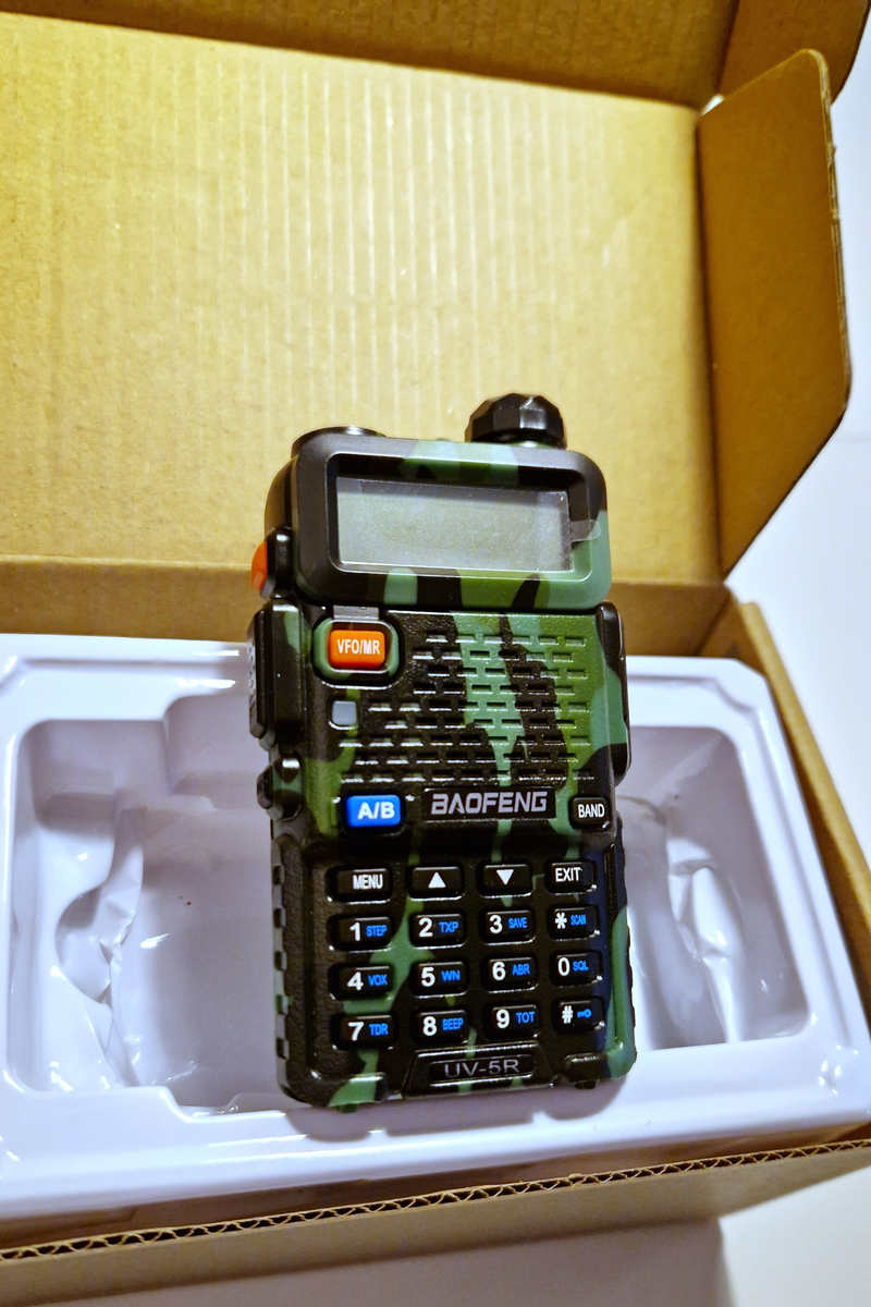 Bild 1 für BAOFENG UV-5R CAMO EDITION- NIEUW IN DOOS