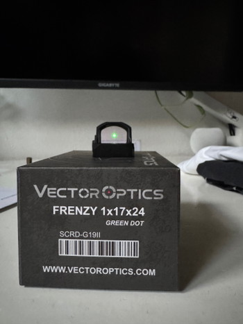 Image 4 for Vector Optics Frenzy 1x17x24 5MOA Groen
