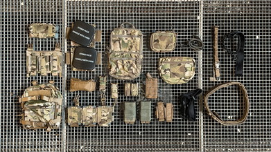 Imagen para Varia placard, pouches, belt, etc.