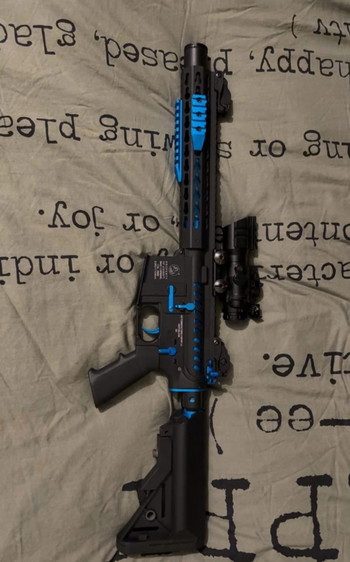 Afbeelding 2 van M4 Hornet Blue