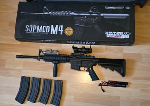 Image pour Tokyo Marui NGRS M4 Sopmod met extra's