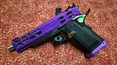 Image for Tm hi capa, la capa 5.1 purple rainbow