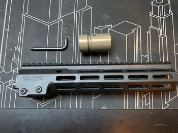 Bild 2 für Z-PARTS - Marui MWS Mk16 10.5 inch Handguard Black