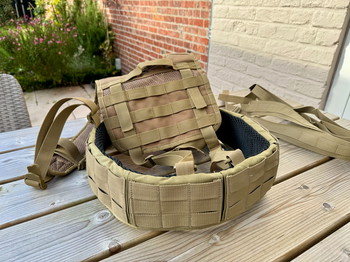 Imagen 3 de TT tactical belt met Condor harnas/Tornado holster LINKS/Double shotgun shell holder/Hydration bladder