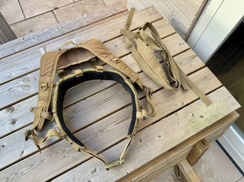 Afbeelding 4 van TT tactical belt met Condor harnas/Tornado holster LINKS/Double shotgun shell holder/Hydration bladder