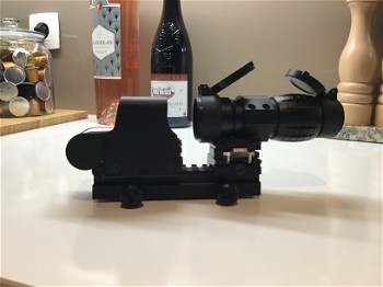 Afbeelding 2 van Eotech clone met 4x magnifier (flip to side)