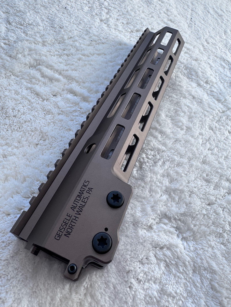 Afbeelding 1 van Te koop: Replica Geissele MK16 Handguard (10,5 inch) - Tan (Mooie Bronze Kleur) - Topkwaliteit!