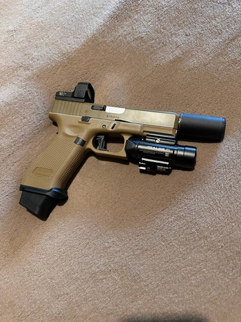 Image 2 for Umarex Glock 19X GBB Tuning Olight Tracer Reddot Magazin