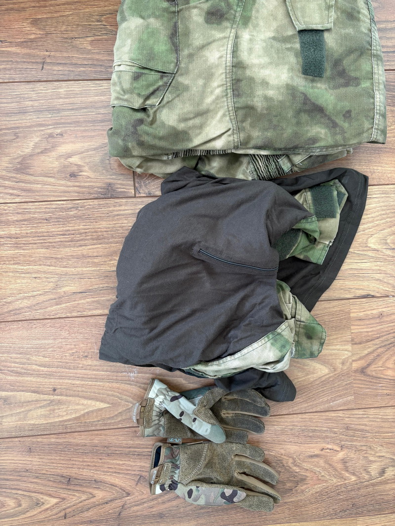 Bild 1 für Broek, T-shirt en handschoenen allemaal maat L