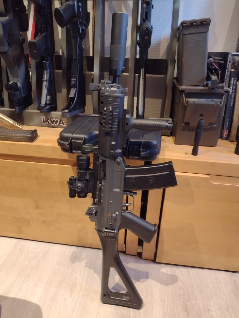 Afbeelding 1 van Ics sig 552 commando