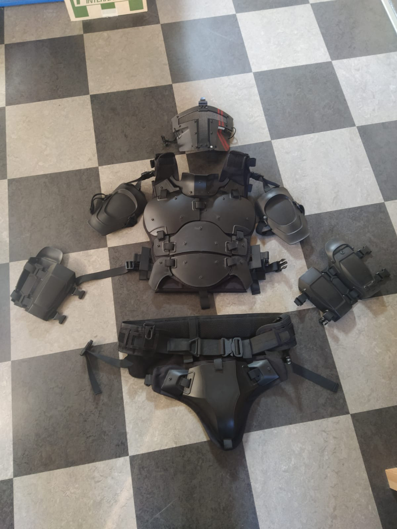 Image 1 for Mandalorian body armor + mask