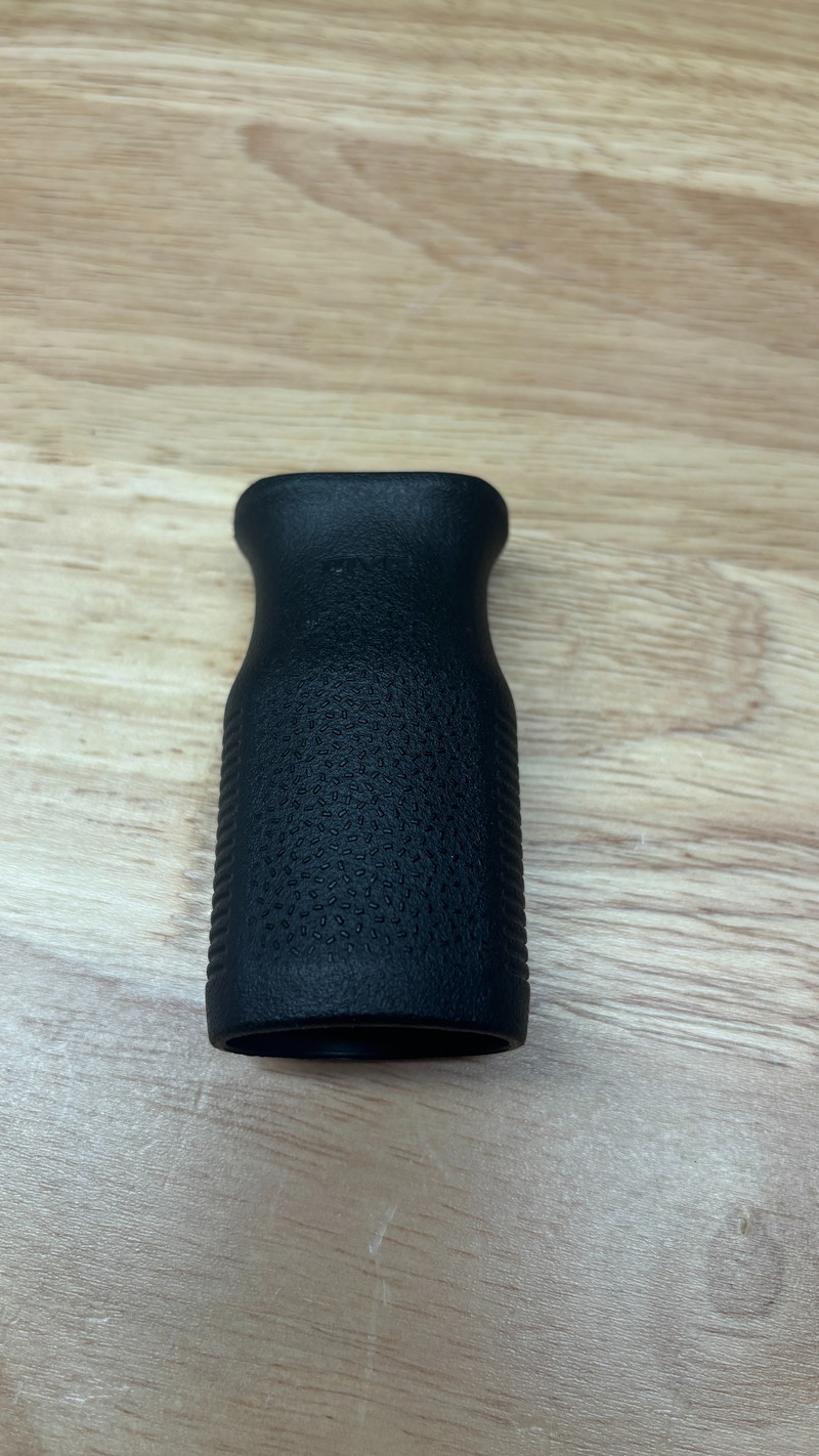Image 1 pour Magpul MOE MVG Grip