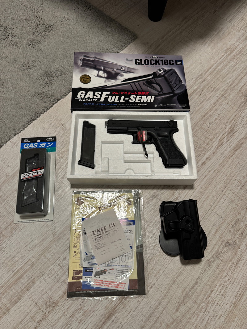 Afbeelding 1 van TM G18C met CowCow hammerset, 2 extra mags & cytac holster.