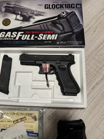 Afbeelding 2 van TM G18C met CowCow hammerset, 2 extra mags & cytac holster.