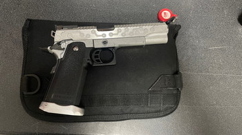 Afbeelding 2 van Custom Hi capa