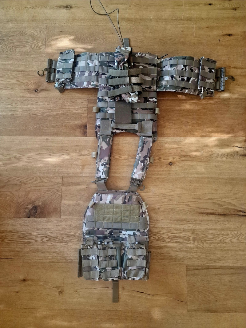 Multicam Platecarrier + pouches – 1. kép
