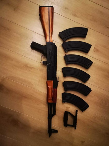 Image 2 for Mooie real wood CM048M AKM, 5 midcaps, 1 hi cap, lipo en rail mount